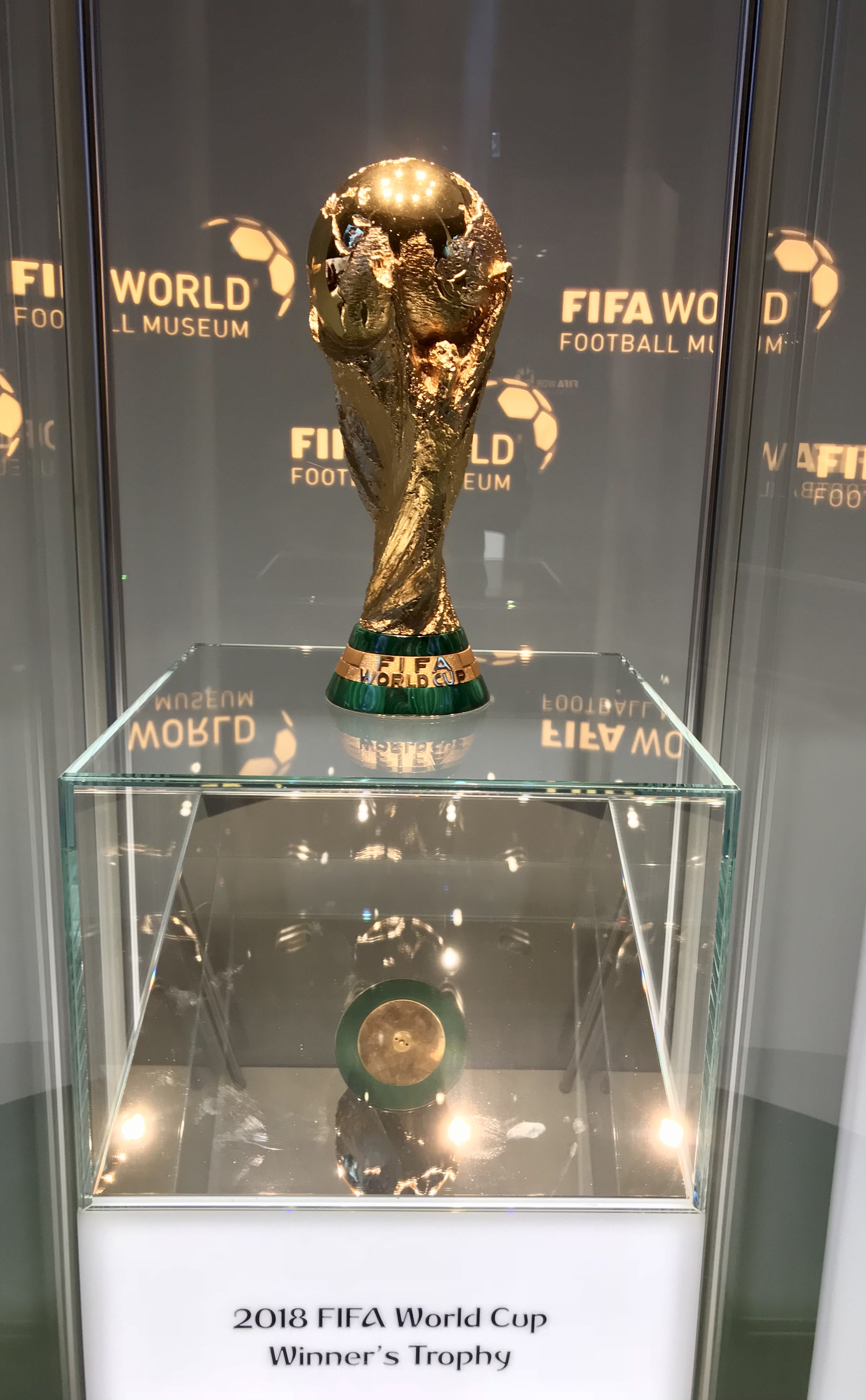 talkSPORT：B费已告诉队友及身边人士，他打算继续留在曼联